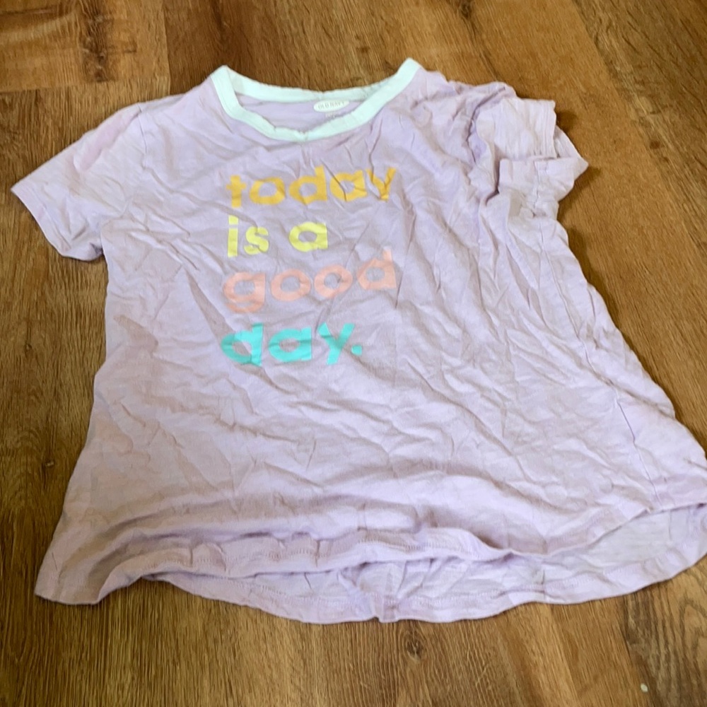 Old navy everywhere tee